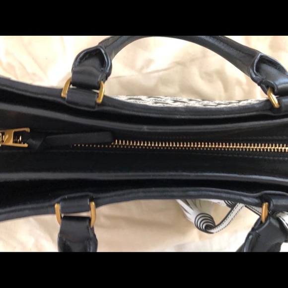 Tory Burch Robinson woven-leather satchel - Picture 5 of 8